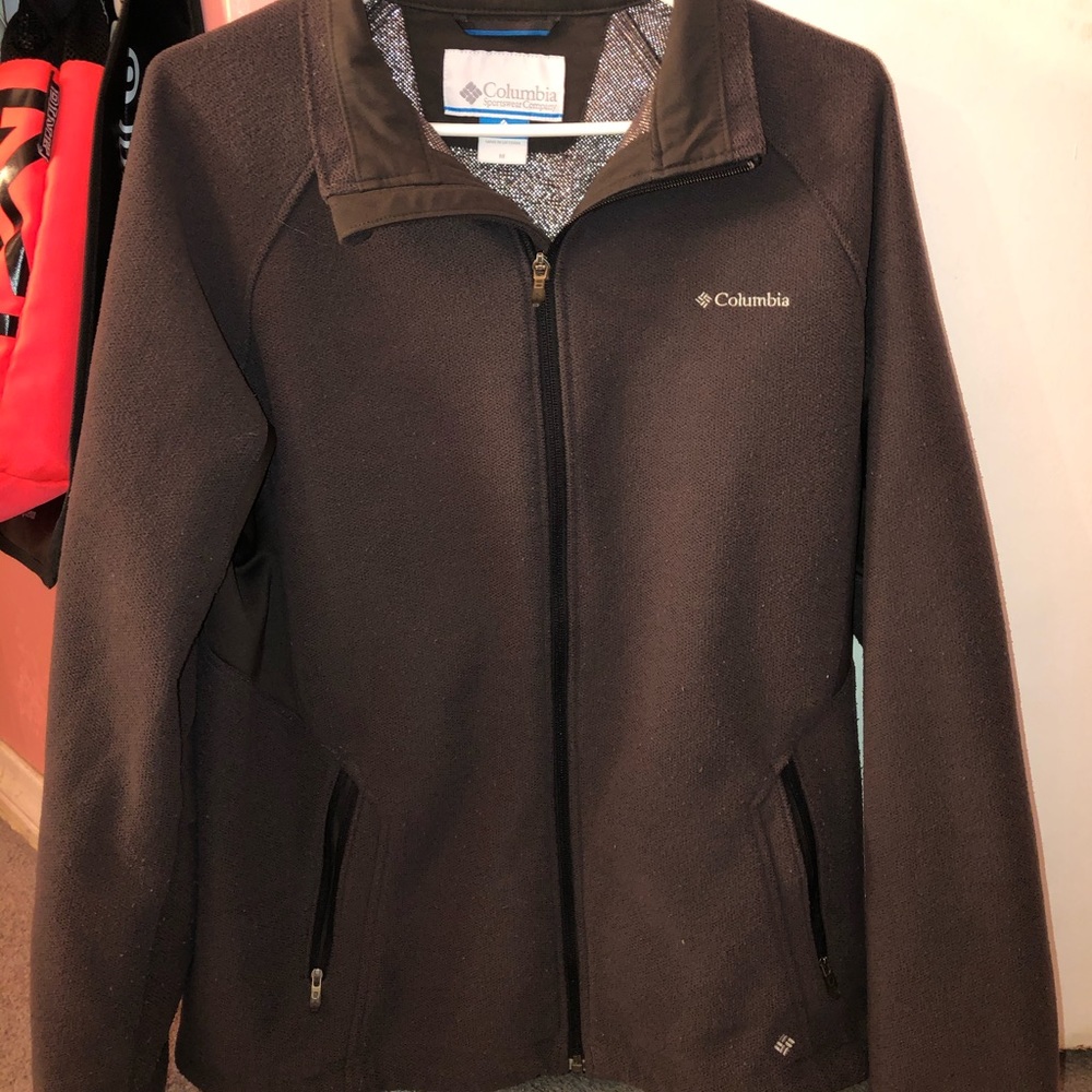 COLUMBIA- Men’s Zip Up (medium)